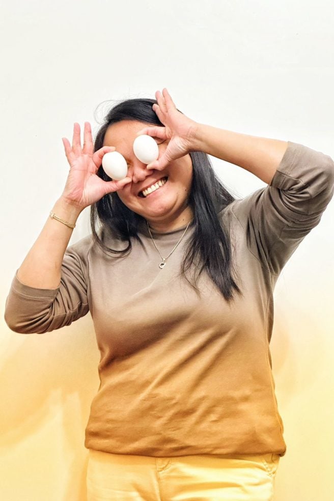 EGG events - Agency - Our team members : Regina Cuevas with egg